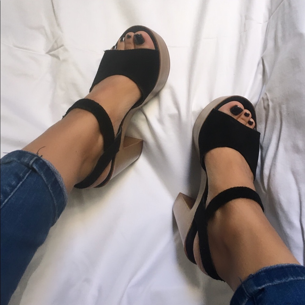 The Clique platform sandal